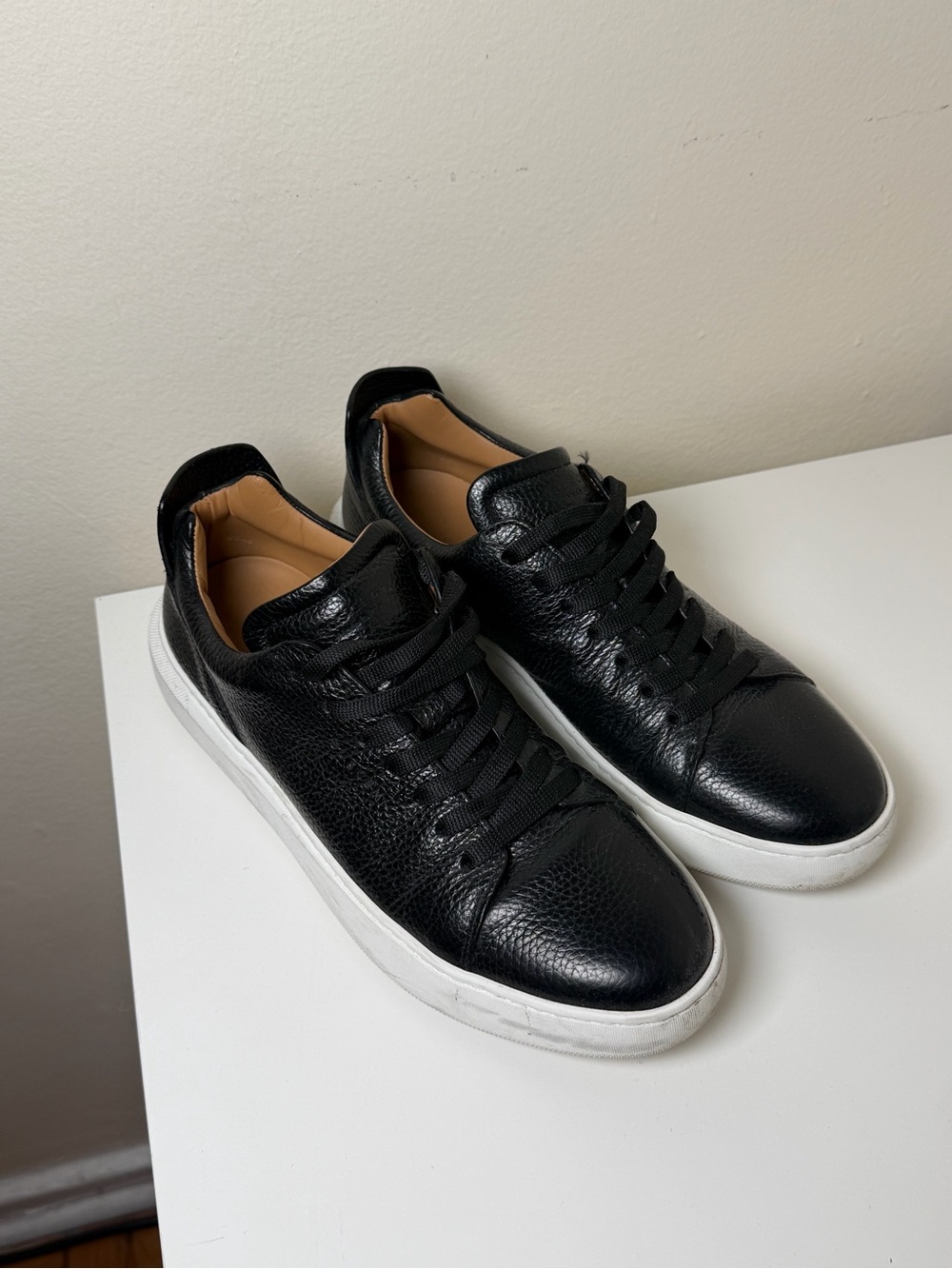 Buscemi Men's Black Leather Low-Top Sneakers with White Sole EU43